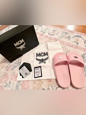 Women’s MCM Visetos Slides in Blossom Pink Sz 10